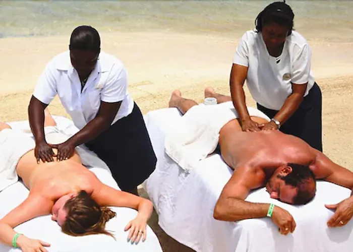 Hotel Club Ambiance (adults Only) Runaway Bay